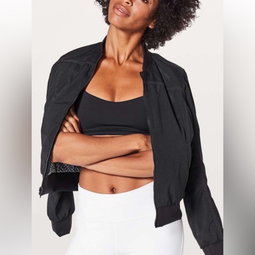 LULULEMON REVERSIBLE BOMB AROUND BOMBER JACKET WOMENS 2
